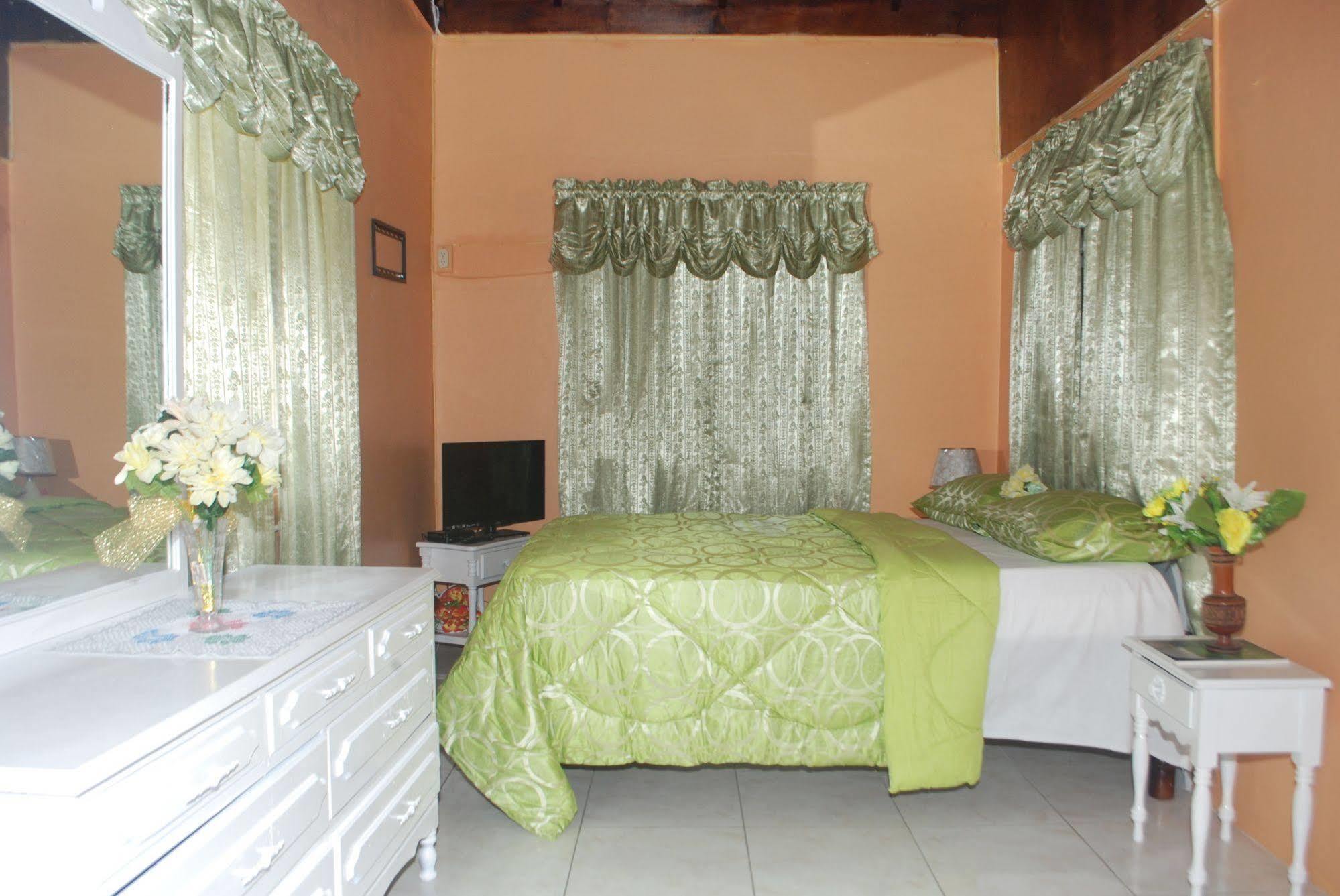 Enchanted Villas Inn Montego Bay Eksteriør bilde