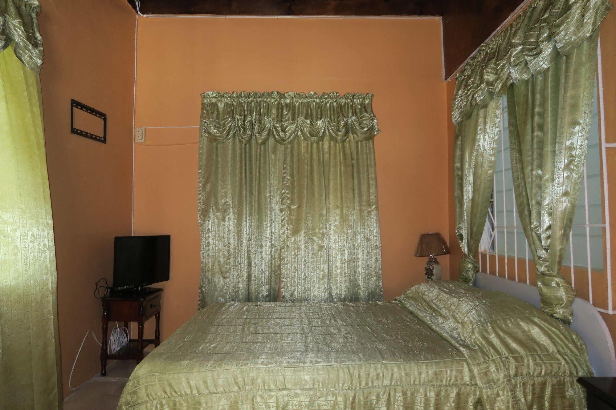 Enchanted Villas Inn Montego Bay Eksteriør bilde