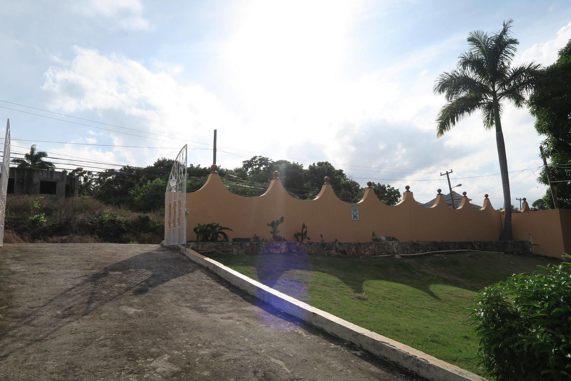 Enchanted Villas Inn Montego Bay Eksteriør bilde