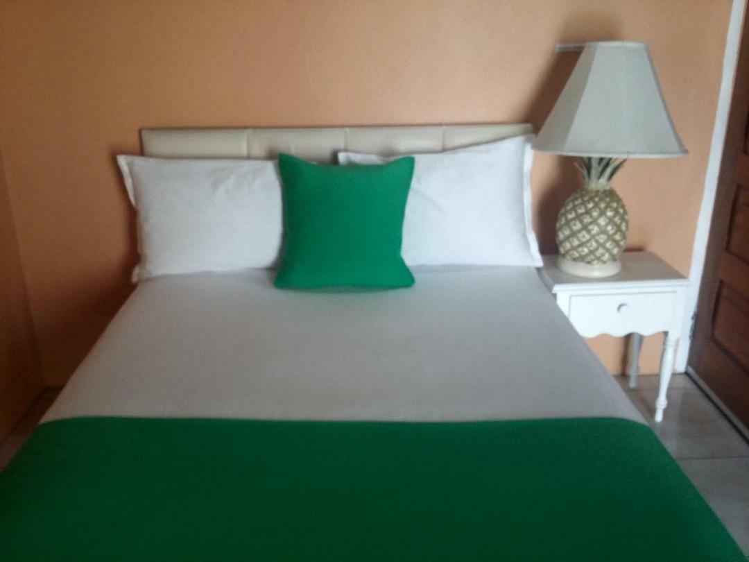 Enchanted Villas Inn Montego Bay Eksteriør bilde